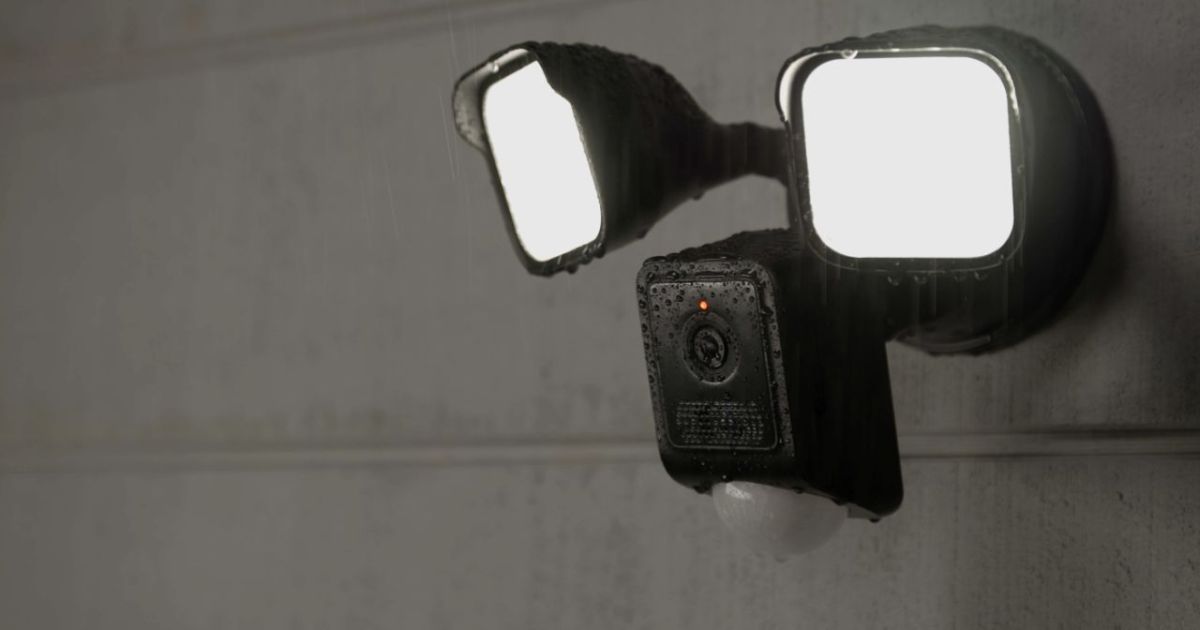 Wyze Cam Floodlight v2 gains new features, lower price tag