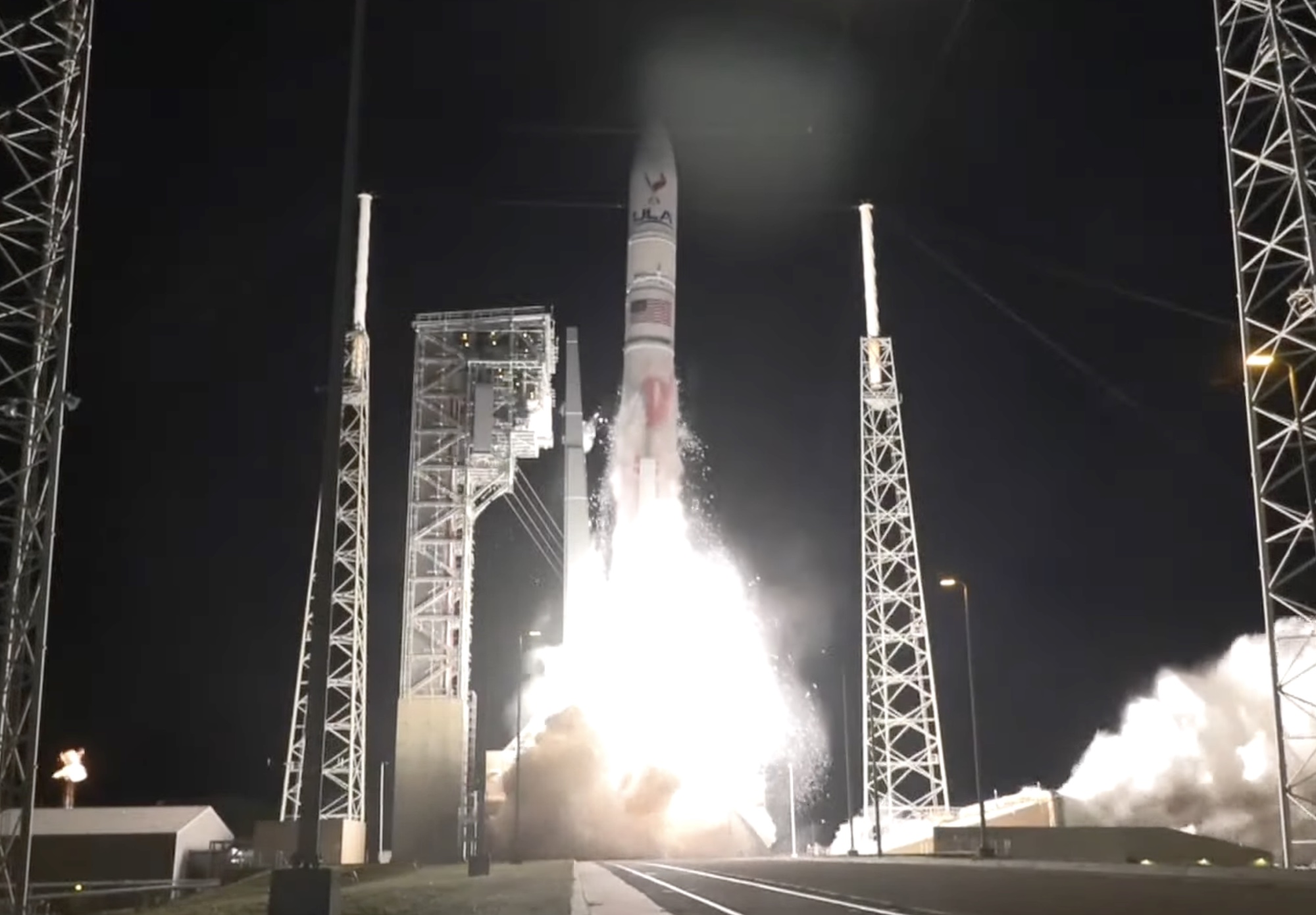 Historic moon mission launches successfully from Kennedy | Digital Trends