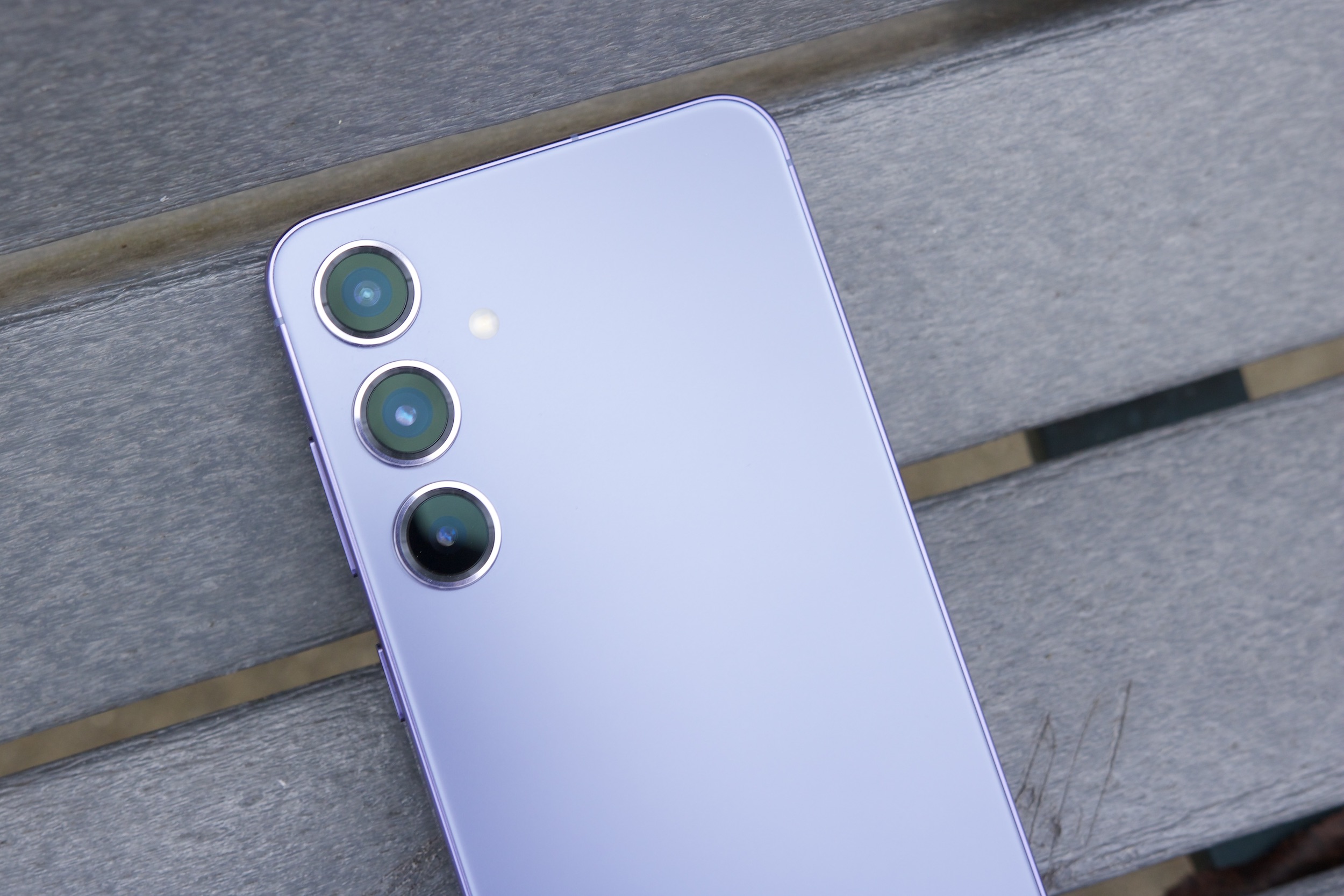 The Samsung Galaxy S25 may not get the camera upgrade you were hoping for