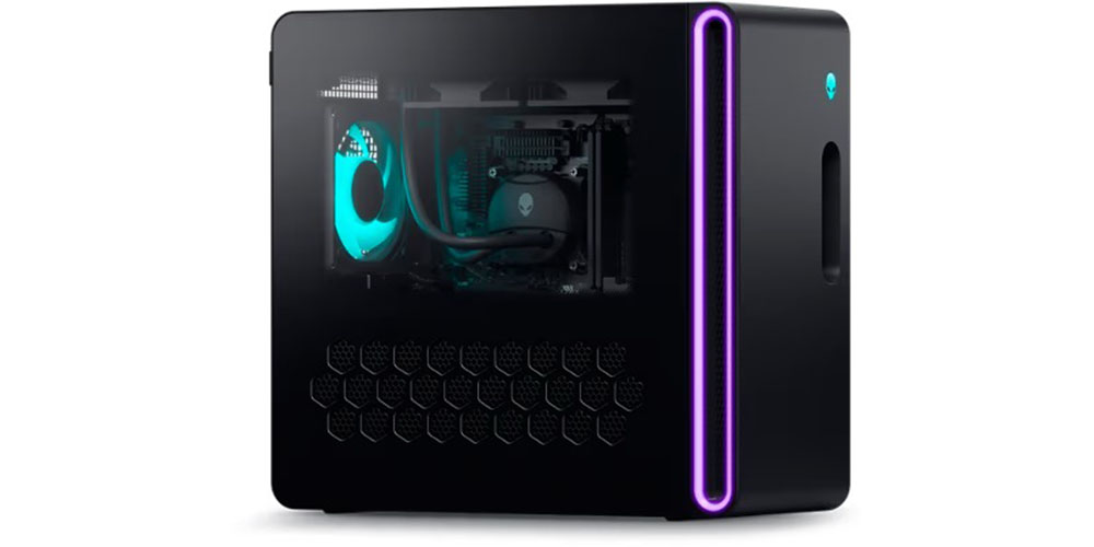 Рабочий стол Alienware на белом фоне.