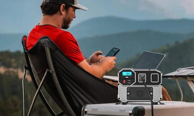 A man enjoying the Energizer 4000W power inverter.