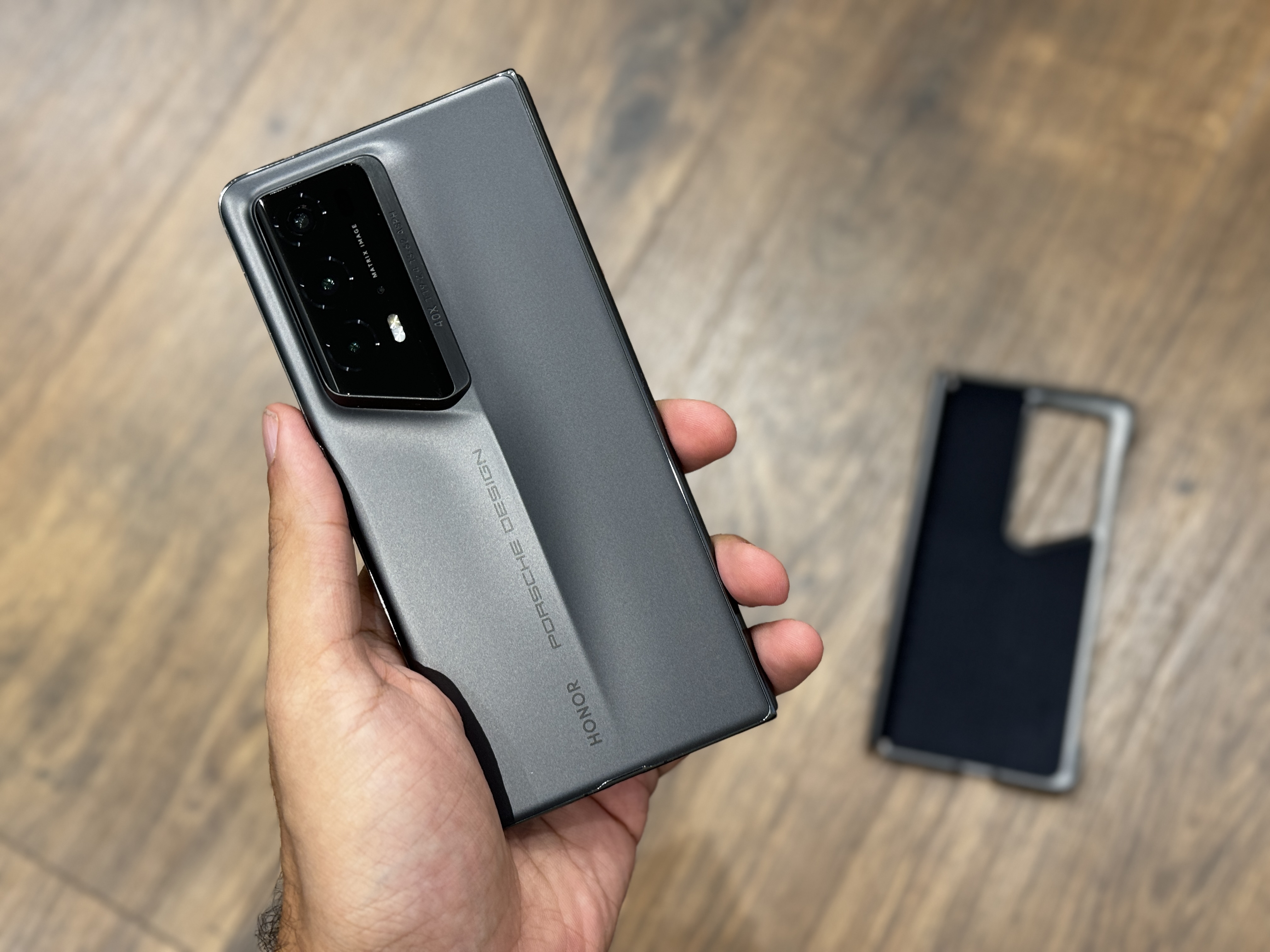 Additively manufactured titanium hinge in Honor Magic V2 foldable phone
