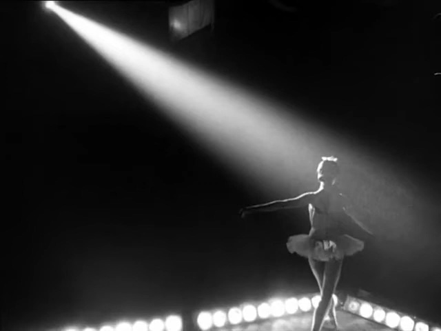 Une ballerine sous les projecteurs dans "Killer's Kiss".