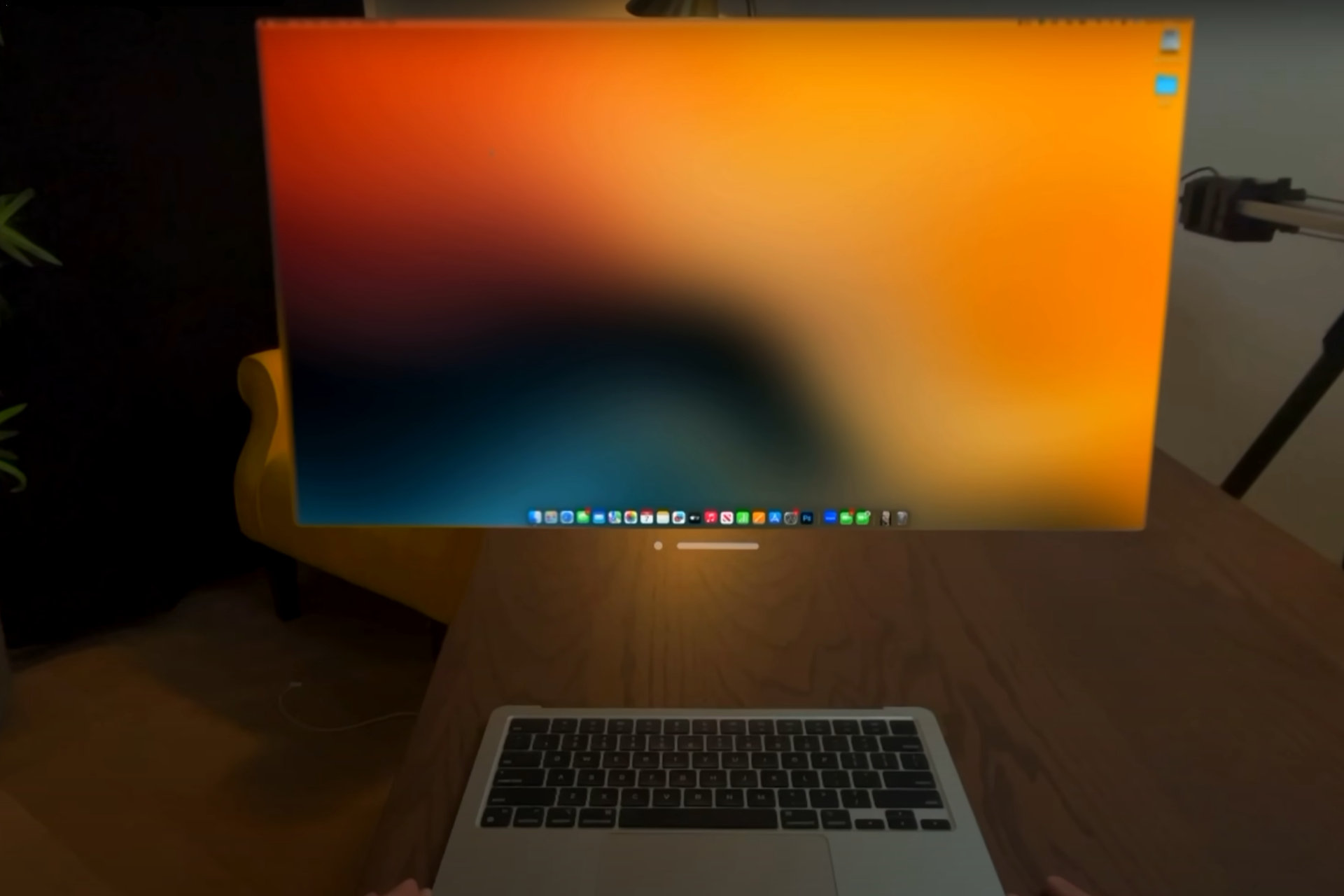 Bien entendu, le Vision Pro peut agrandir considérablement l’affichage virtuel d’un Mac.