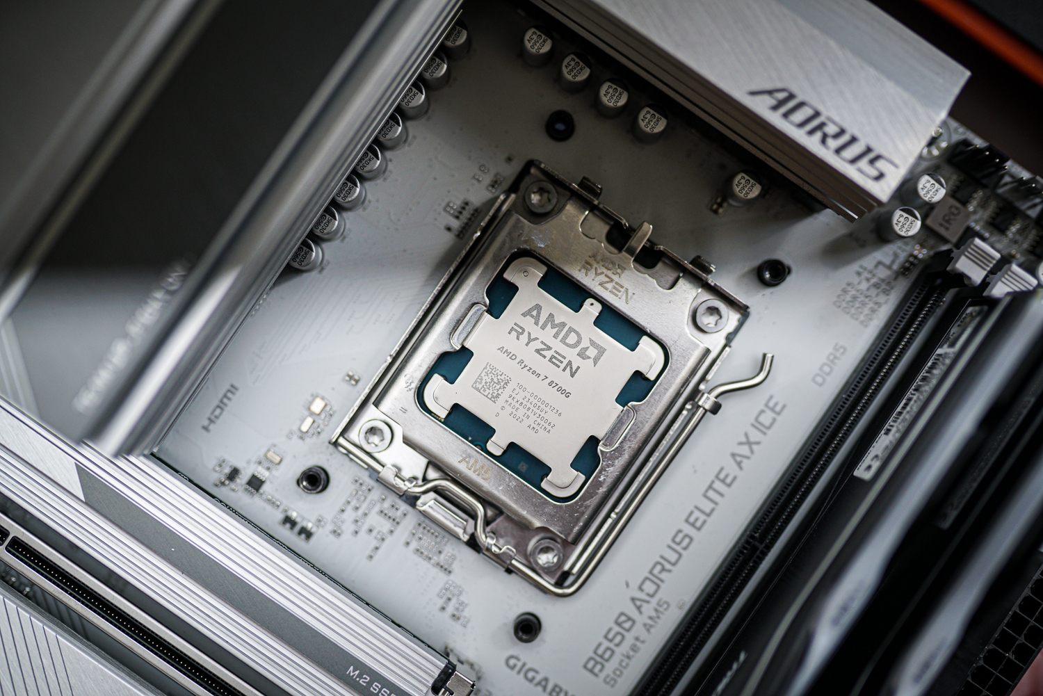 Intel Core i5-12600K Review: 5600X Defeated