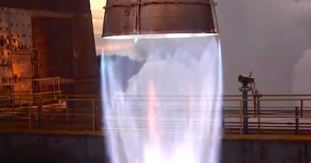 Watch Blue Origin hotfire its next-gen BE-4 rocket engine | Tech Reader