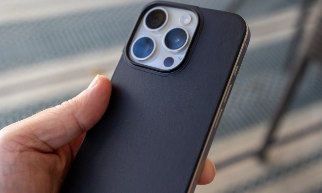 The Nomad Magnetic Leather Back Case on an iPhone 15 Pro.