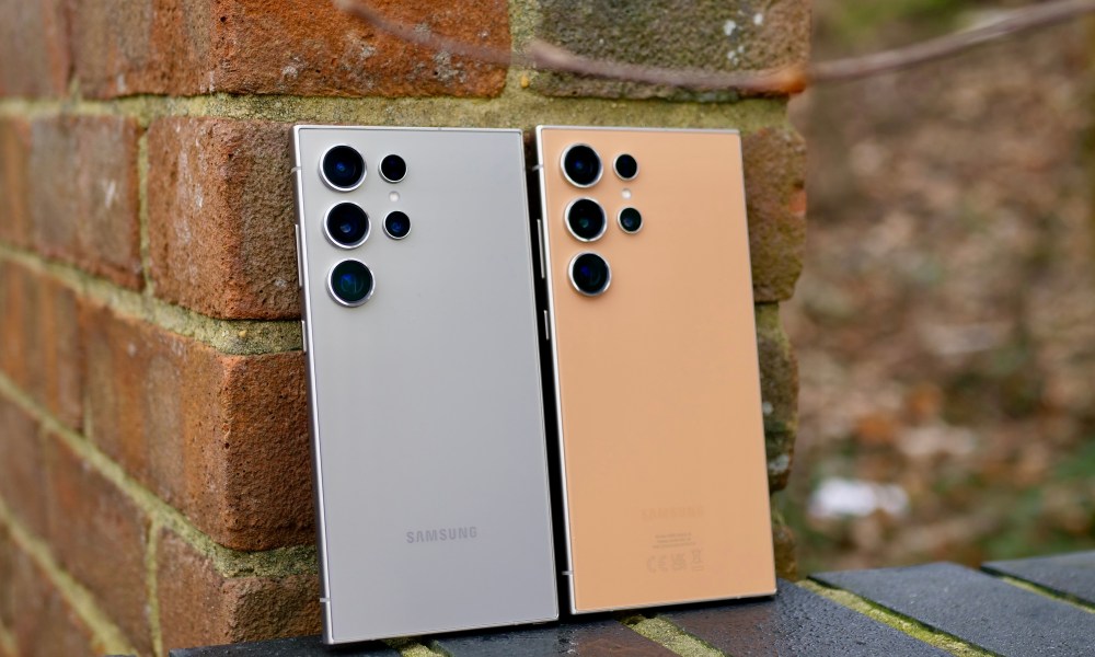 The Samsung Galaxy S24 Ultra in Titanium Orange and in Titanium Silver.