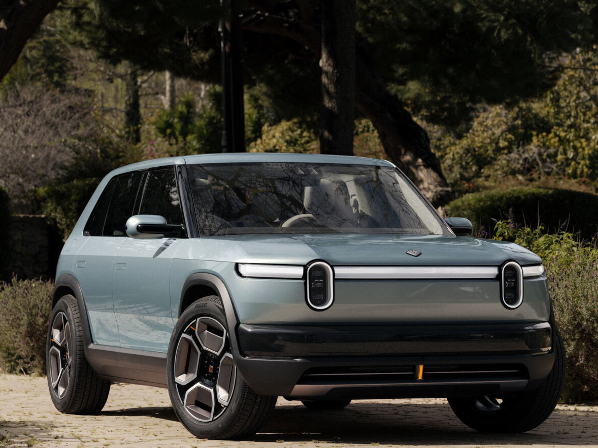 Rivian R3: дизайн, интерьер и то, что мы хотим видеть