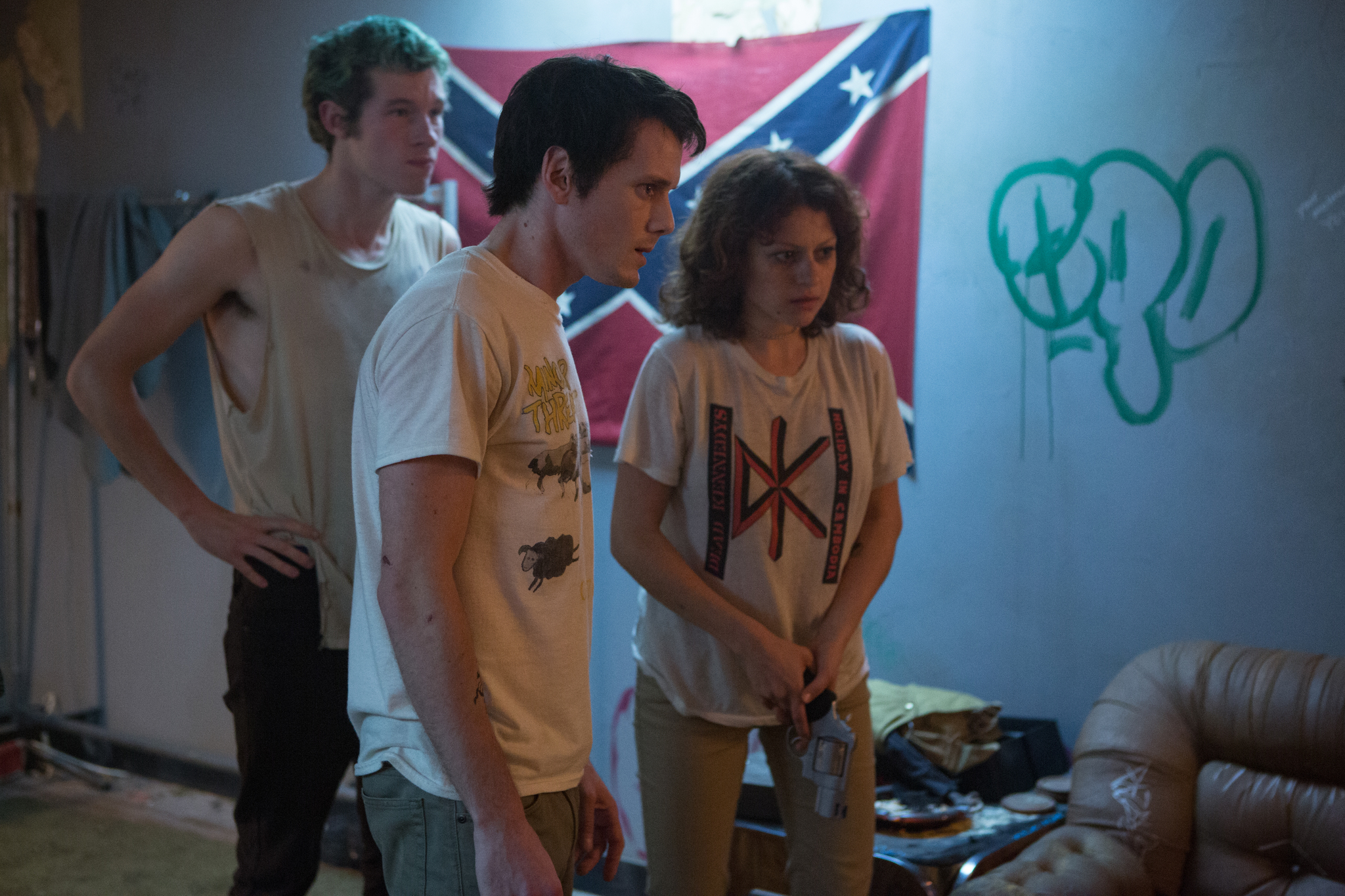 Callum Turner, Anton Yelchin e Alia Shawkat na Sala Verde