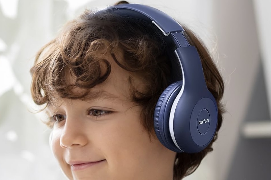 Kids Headphones: Noise Cancelling, Wireless & More