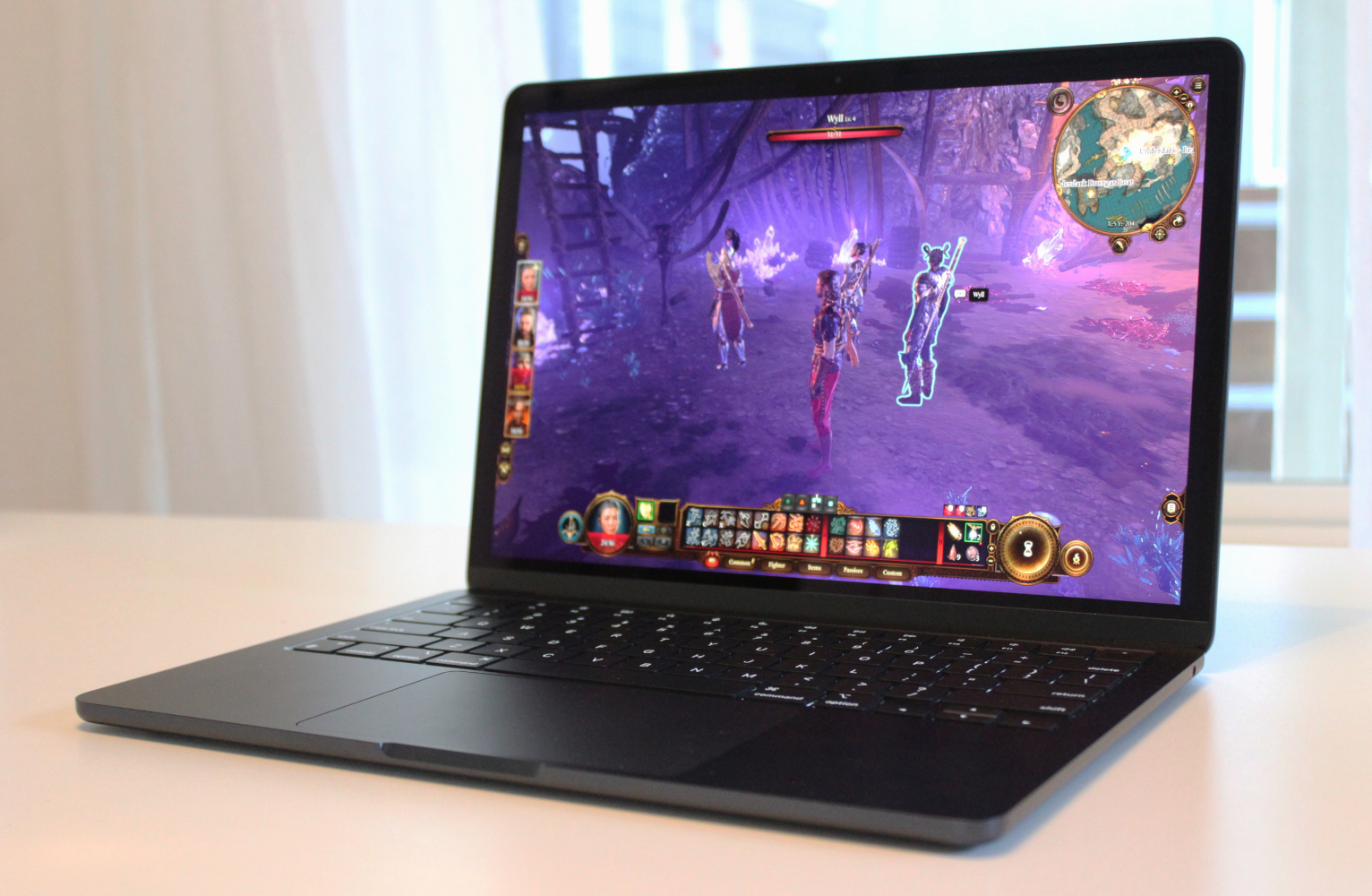 Bladur's Gate 3 joué sur le MacBook Air M3.