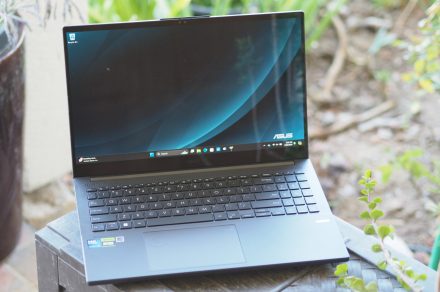 This Asus laptop with an OLED screen is $450 off at Best Buy