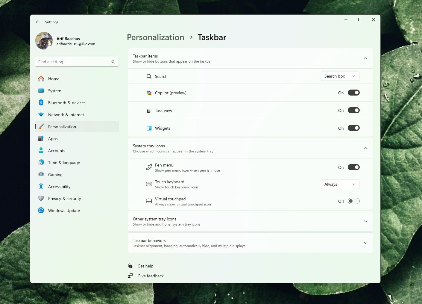 A screenshot of the settings to turn off Copilot and the Widgets in the Windows 11 settings app