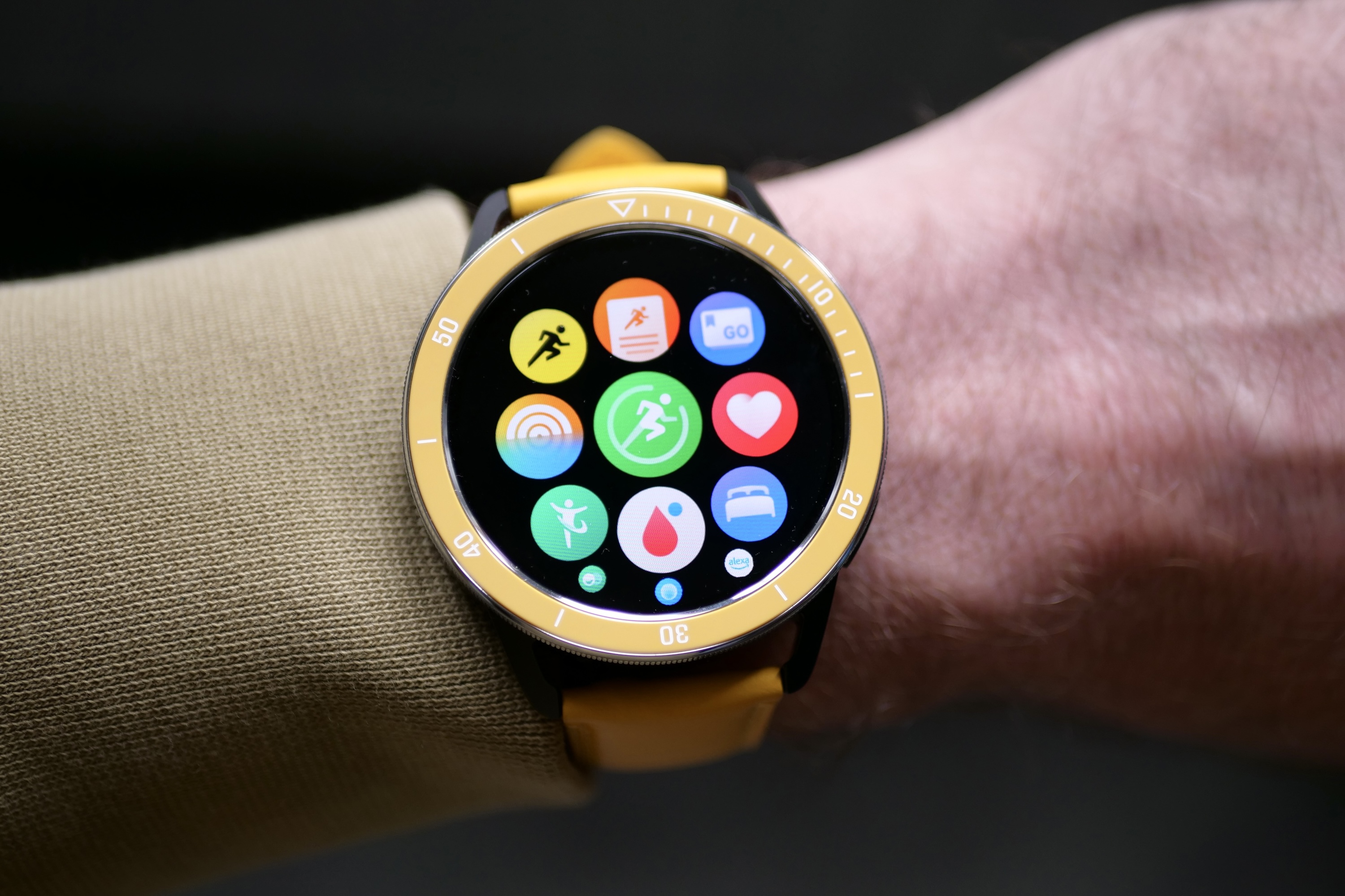 I wore a smartwatch that s unlike any you ve seen before Digital Trends