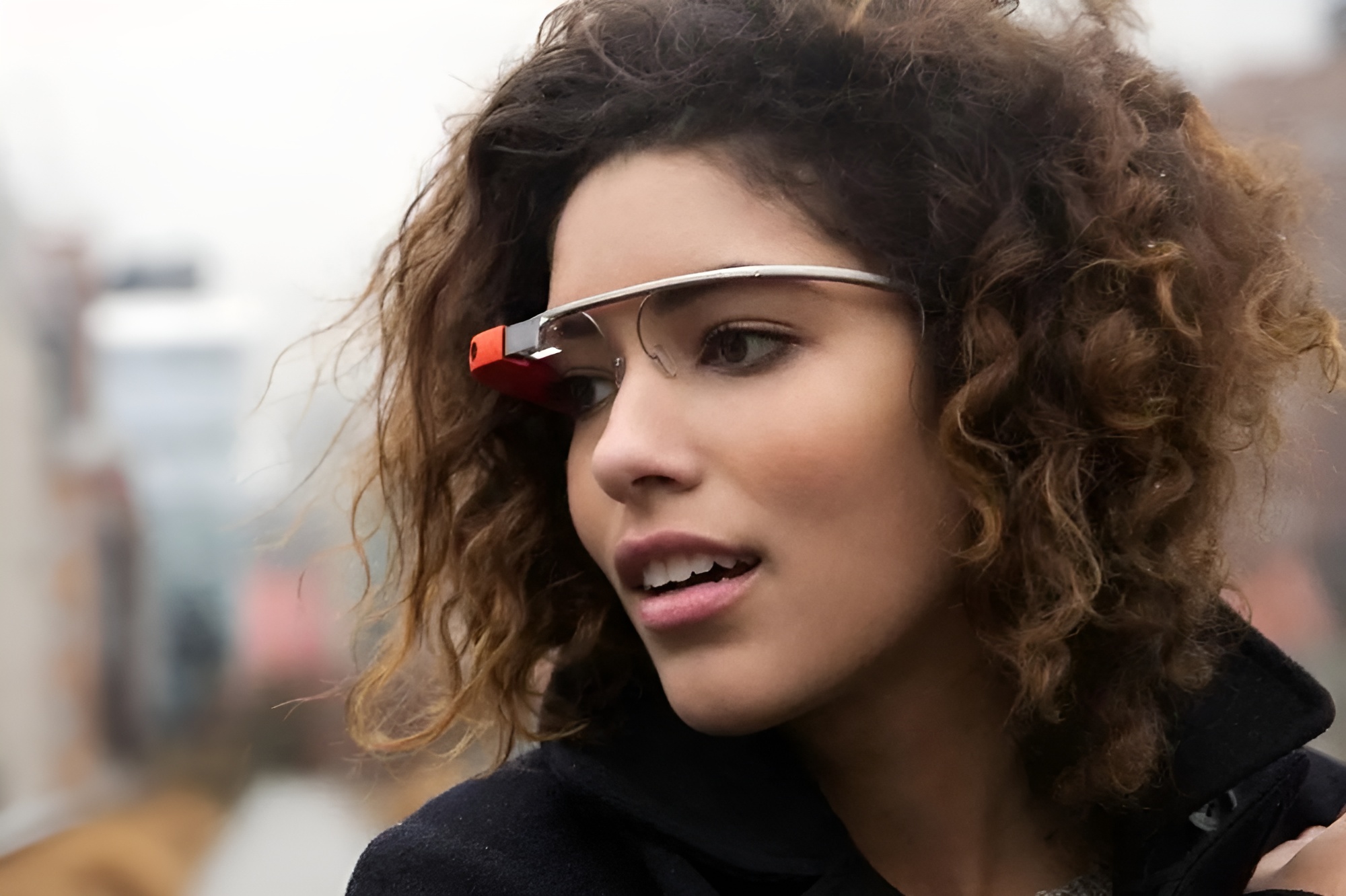 Maybe Google hasn’t given up on Google Glass after all