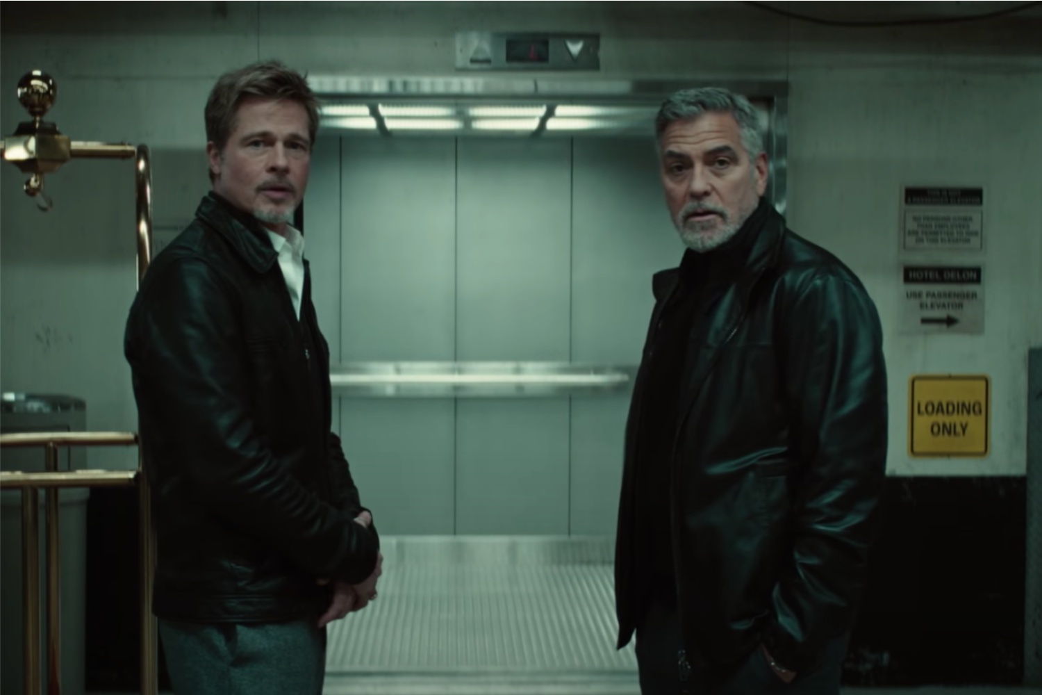 Джордж Клуни и Брэд Питт воссоединятся в роли наладчиков в трейлере «Вулфа»