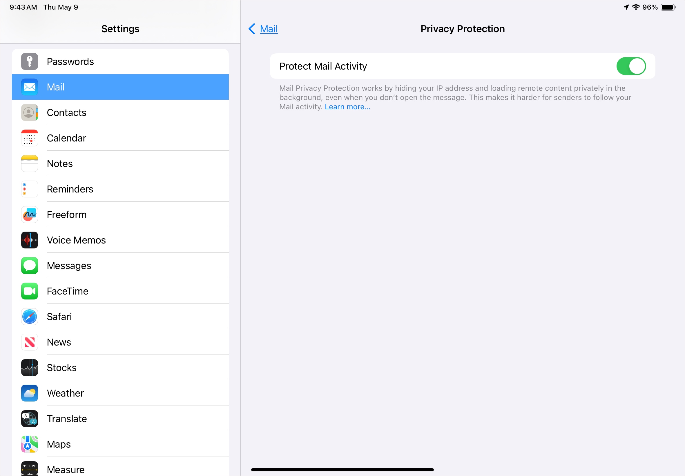 Защита почтовой активности включена на iPad.