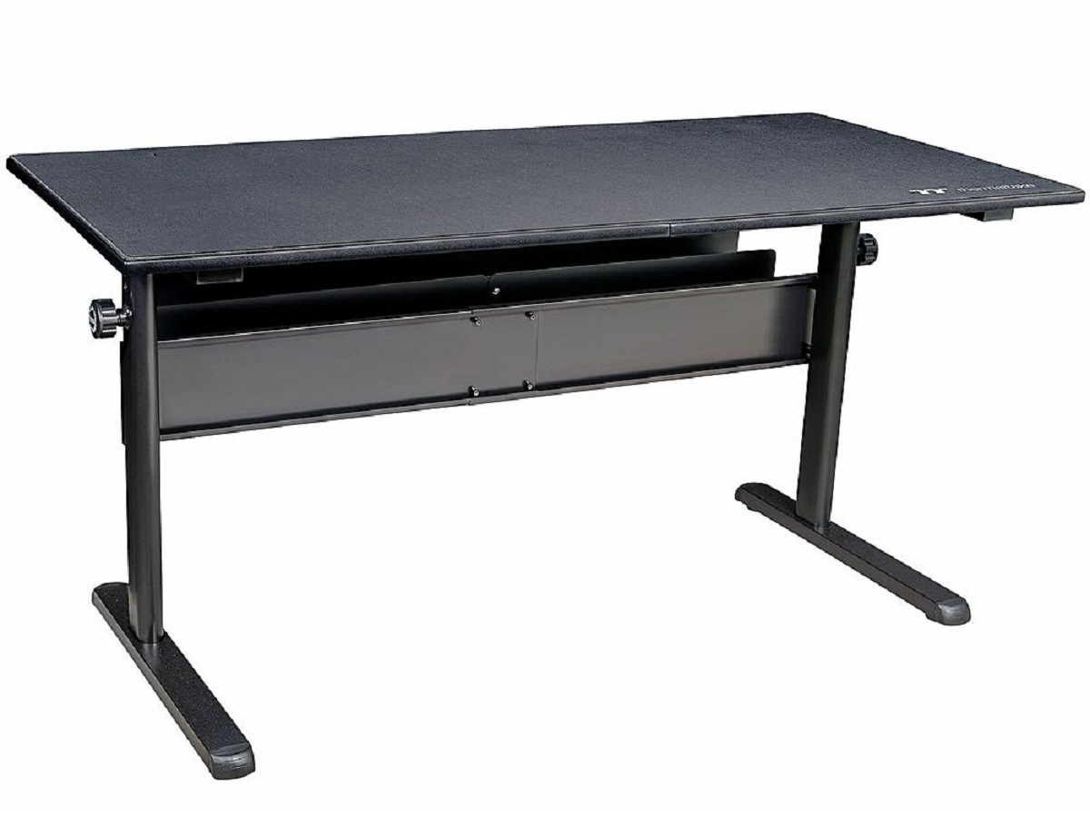 The 6 best gaming desks for 2024