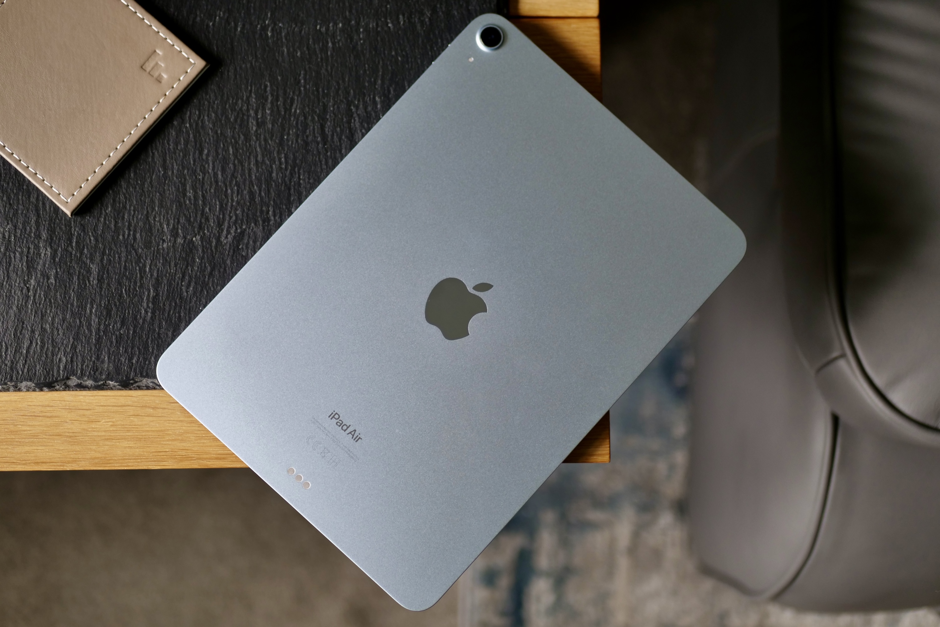 La parte trasera del iPad Air de Apple (2024).
