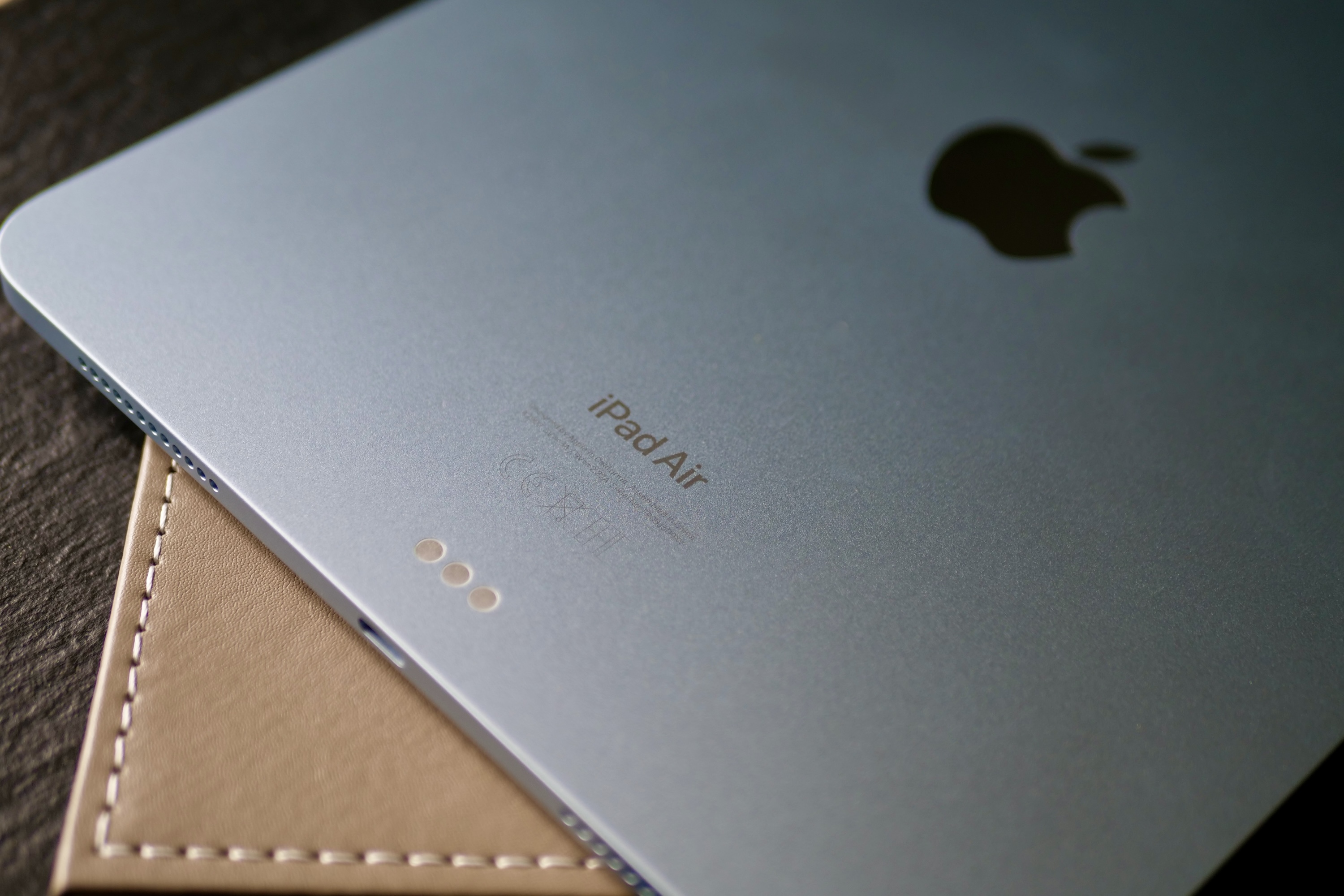 The Apple iPad Air (2024)'s logo.