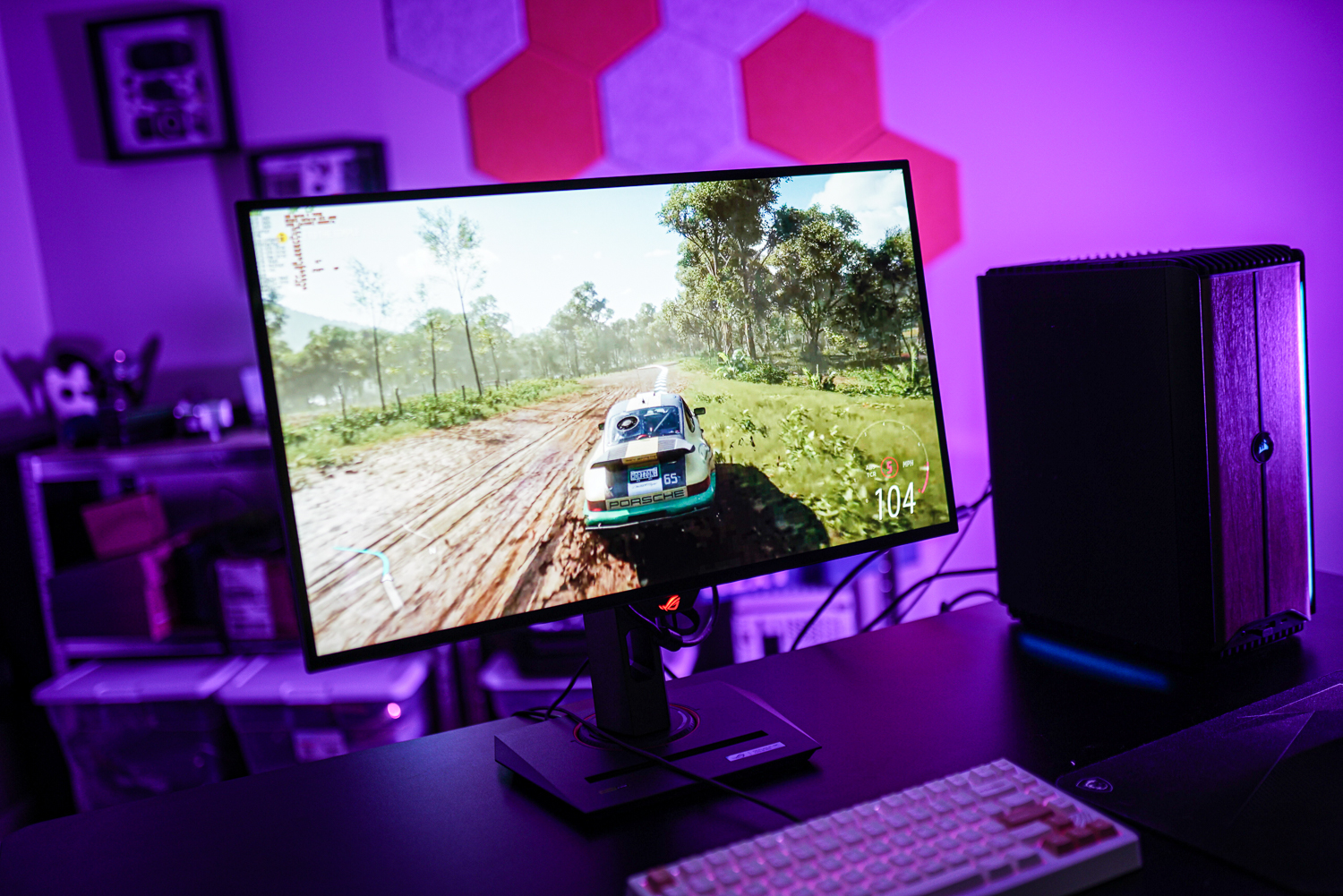 Forza Horizon 5 работает на игровом мониторе Asus.