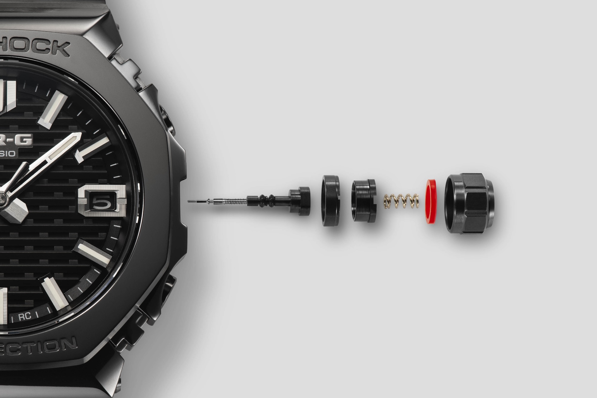 Foto que muestra la construcción de la corona del G-Shock MR-G B2100B.