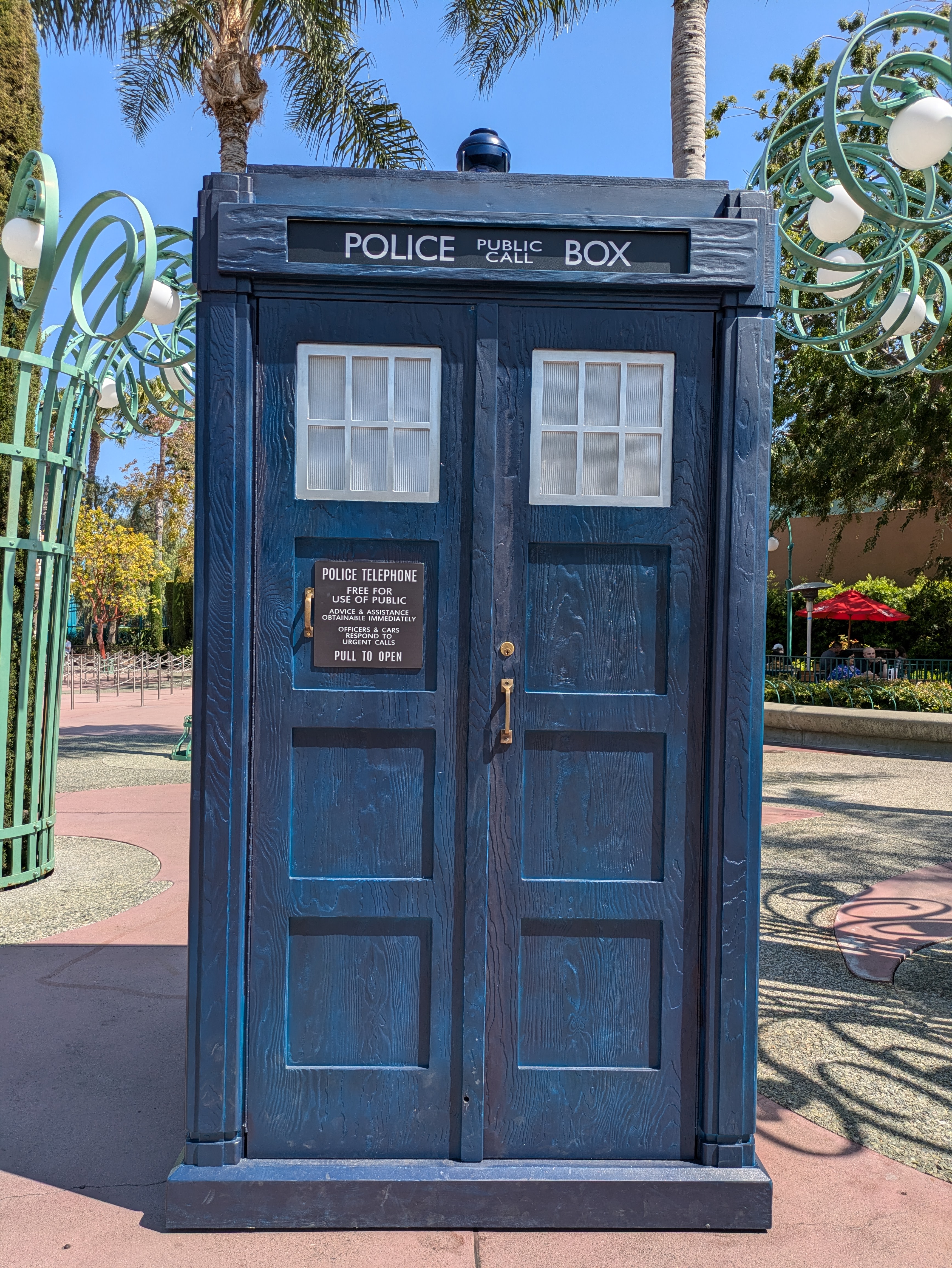 TARDIS tomada con Google Pixel 8a.
