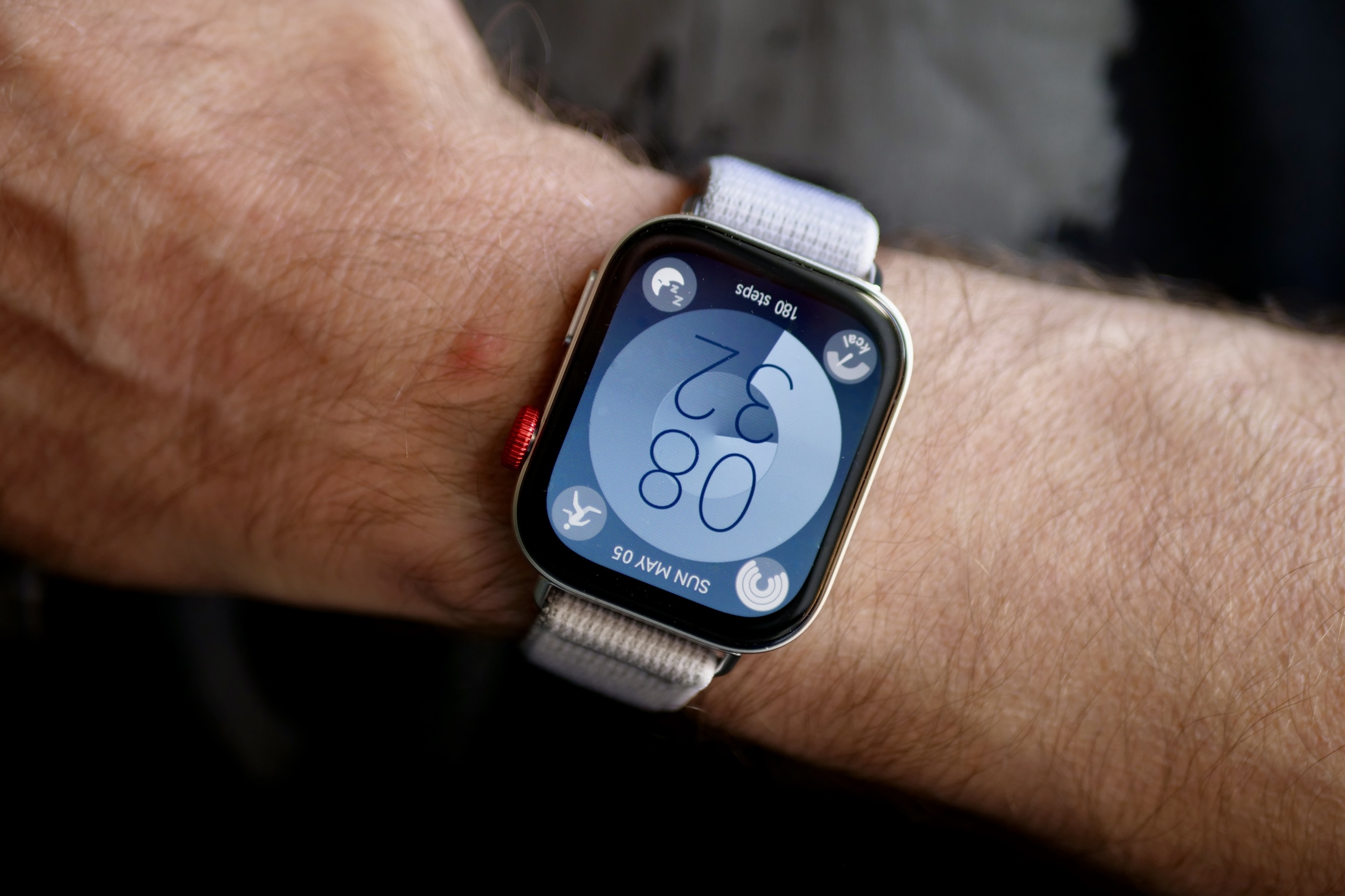 I spent five days wearing an Apple Watch clone, and now I’m angry