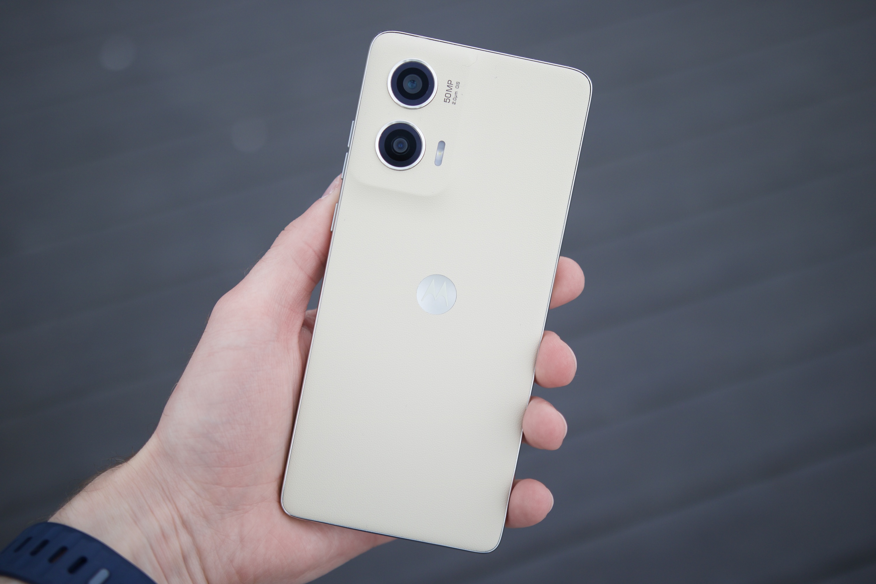 I used Motorola’s new $400 Android phone. Here’s why you should buy it