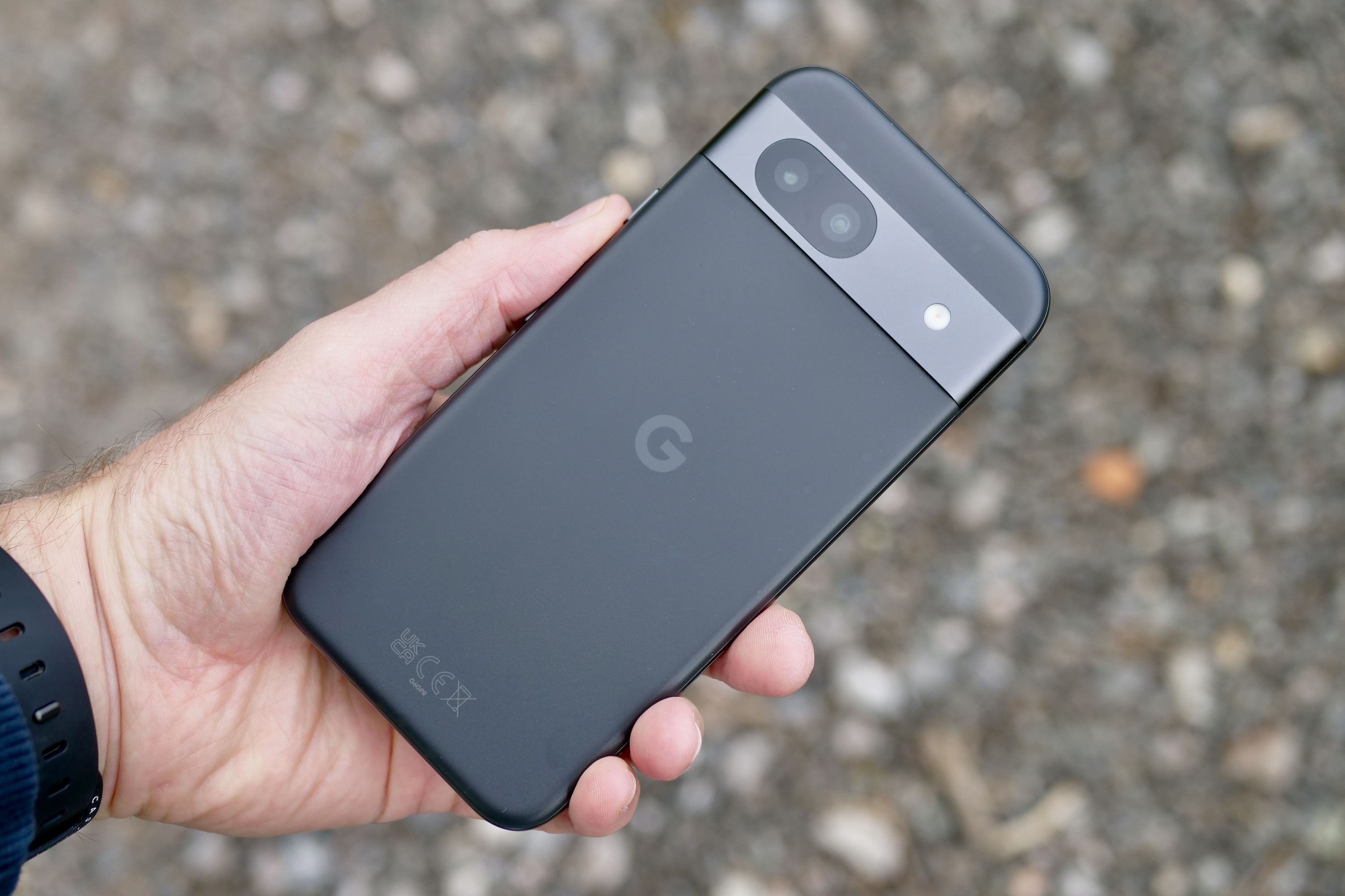 I reviewed Google’s new cheap Pixel phone, and you really should buy it