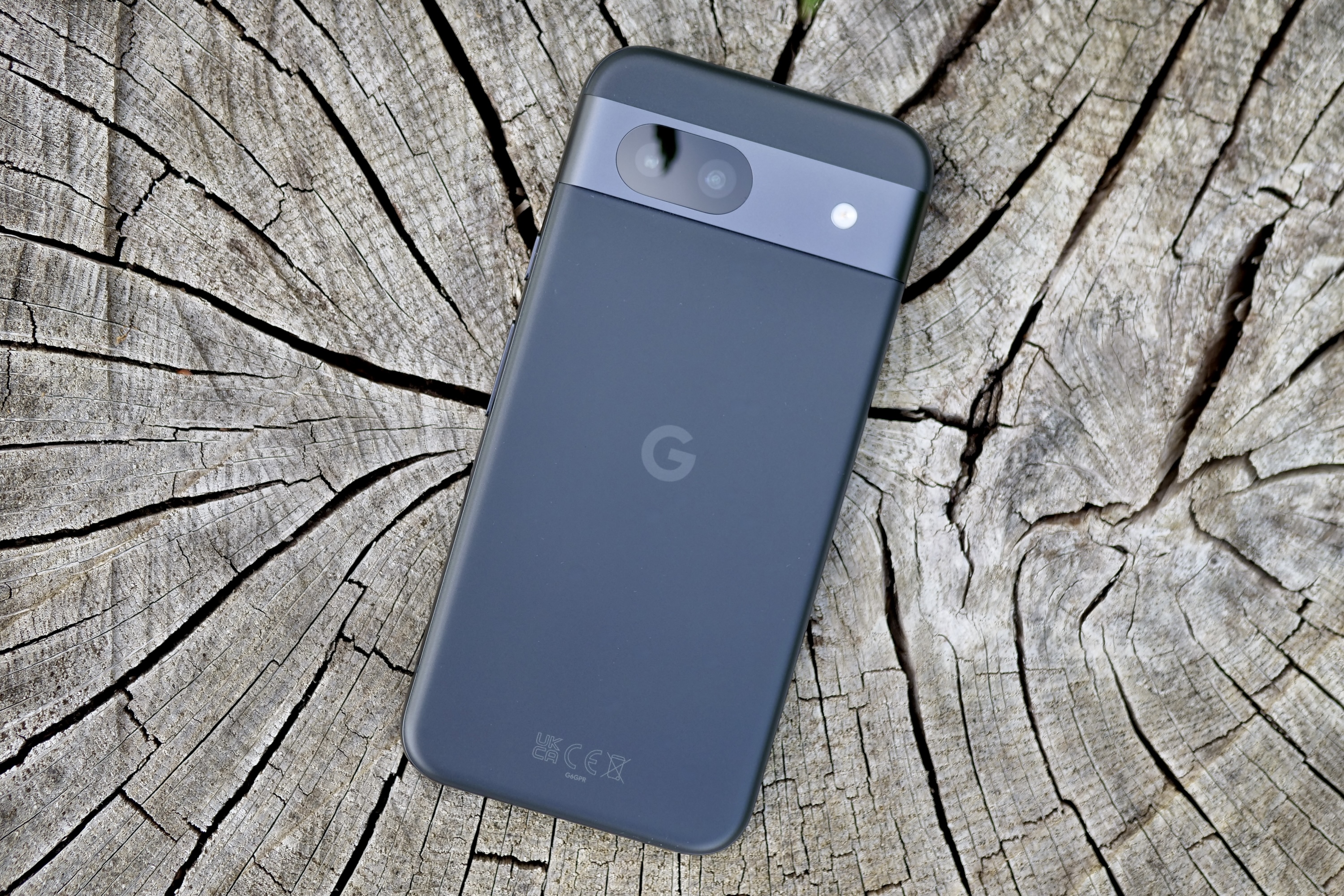 Я сделал обзор нового дешевого телефона Pixel от Google, и вам действительно стоит его купить.