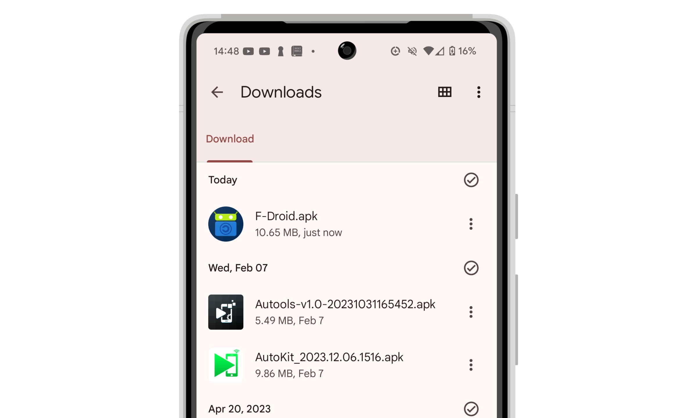 Android 14 Files by Google app showing a list of APK files in the Downloads folder. 