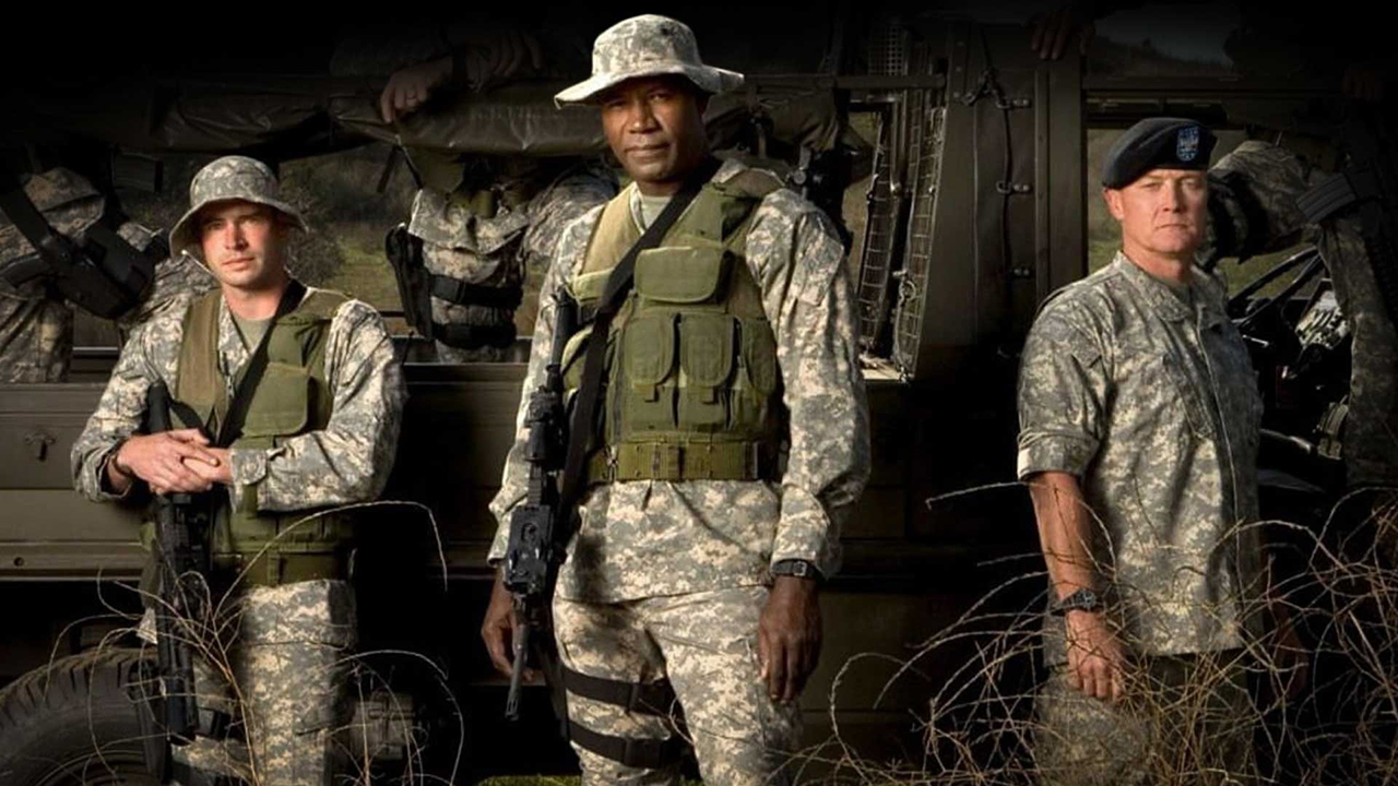 三名士兵在《部队》系列的宣传图片中摆姿势。