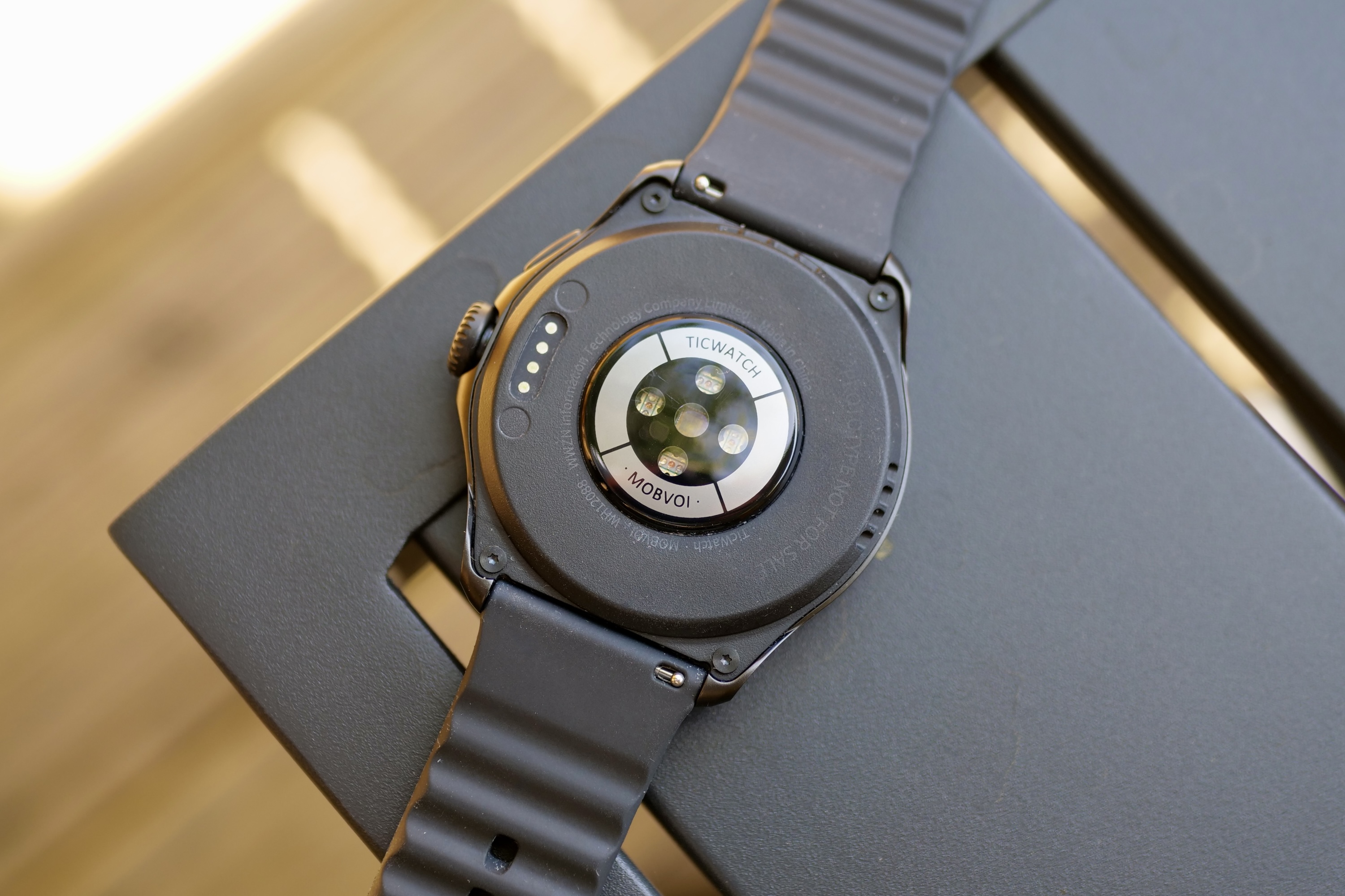 TicWatch Pro 5 Enduro — отличные новые умные часы (с одной загвоздкой)