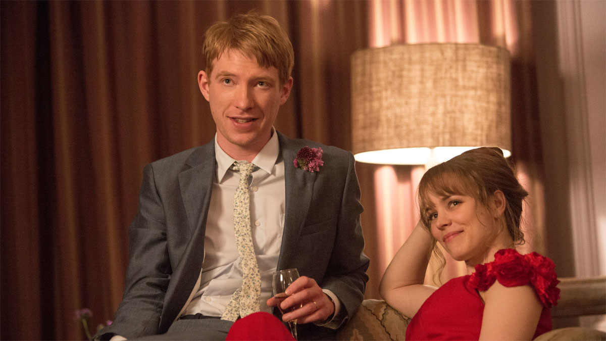 Domhnall Gleeson y Rachel McAdams en Ya era hora.