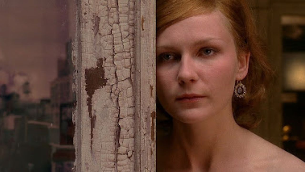Kirsten Dunst as Mary Jane Watson looking to the distance in Spider-Man 2.