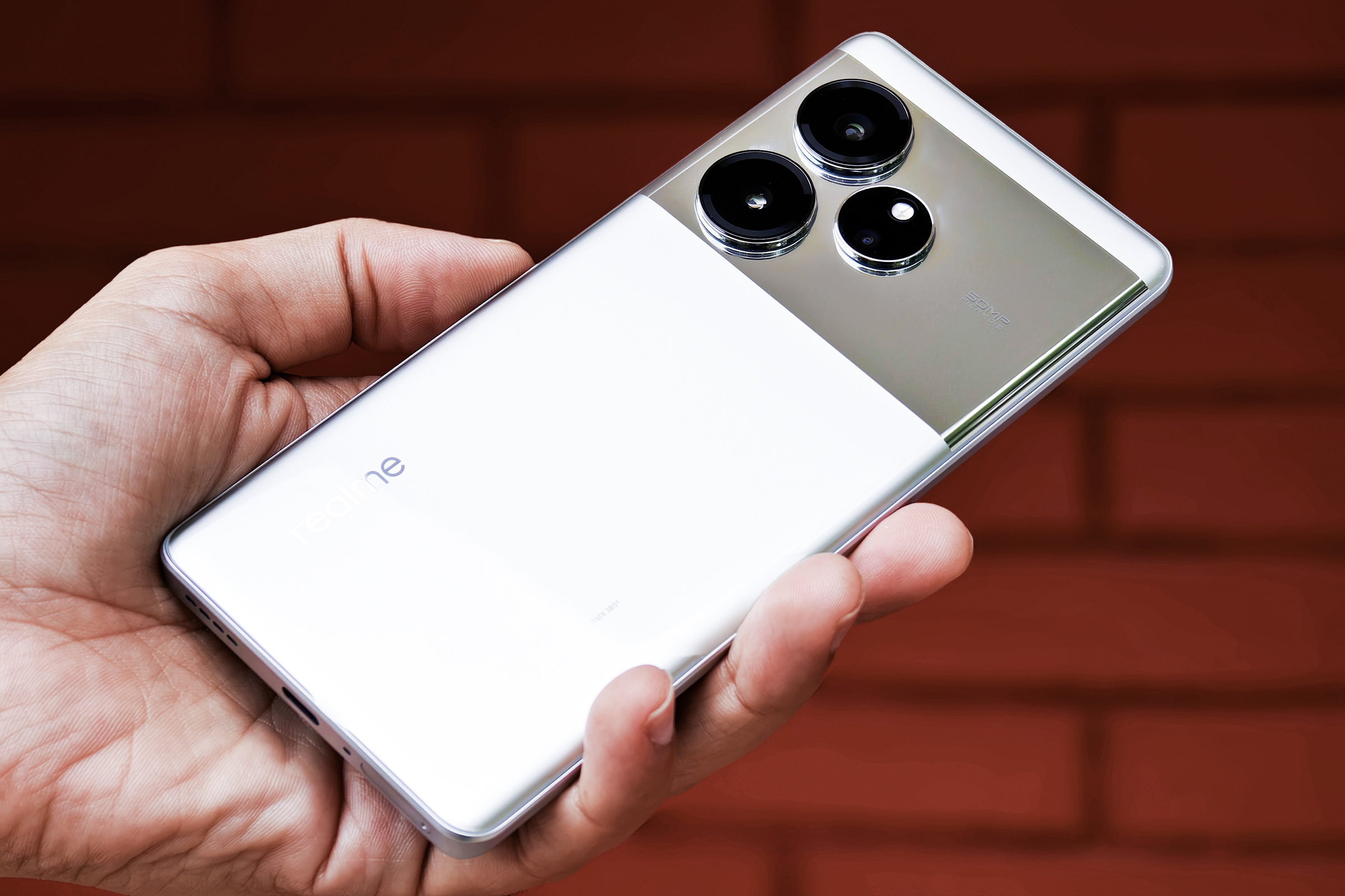 The Realme GT 6 shows how AI on smartphones should be done