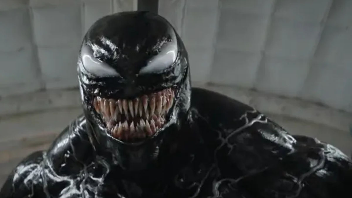 Venom fait briller ses blancs nacrés dans Venom : The Last Dance.