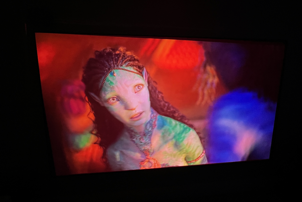 The AWOL Vision LTV-3500 Pro showing its 3D capabilities with a scene from Avatar.