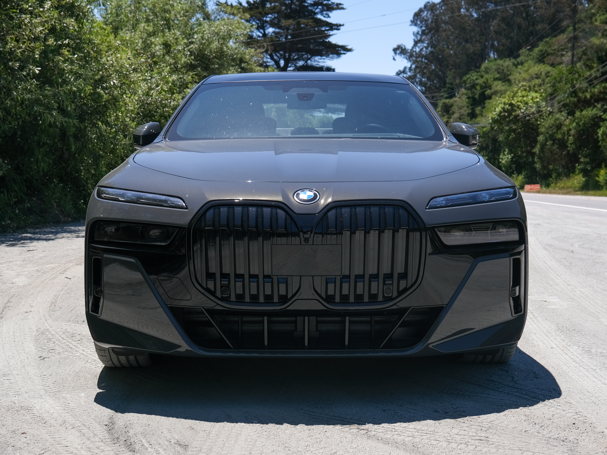 Frente do BMW i7 eDrive 50.