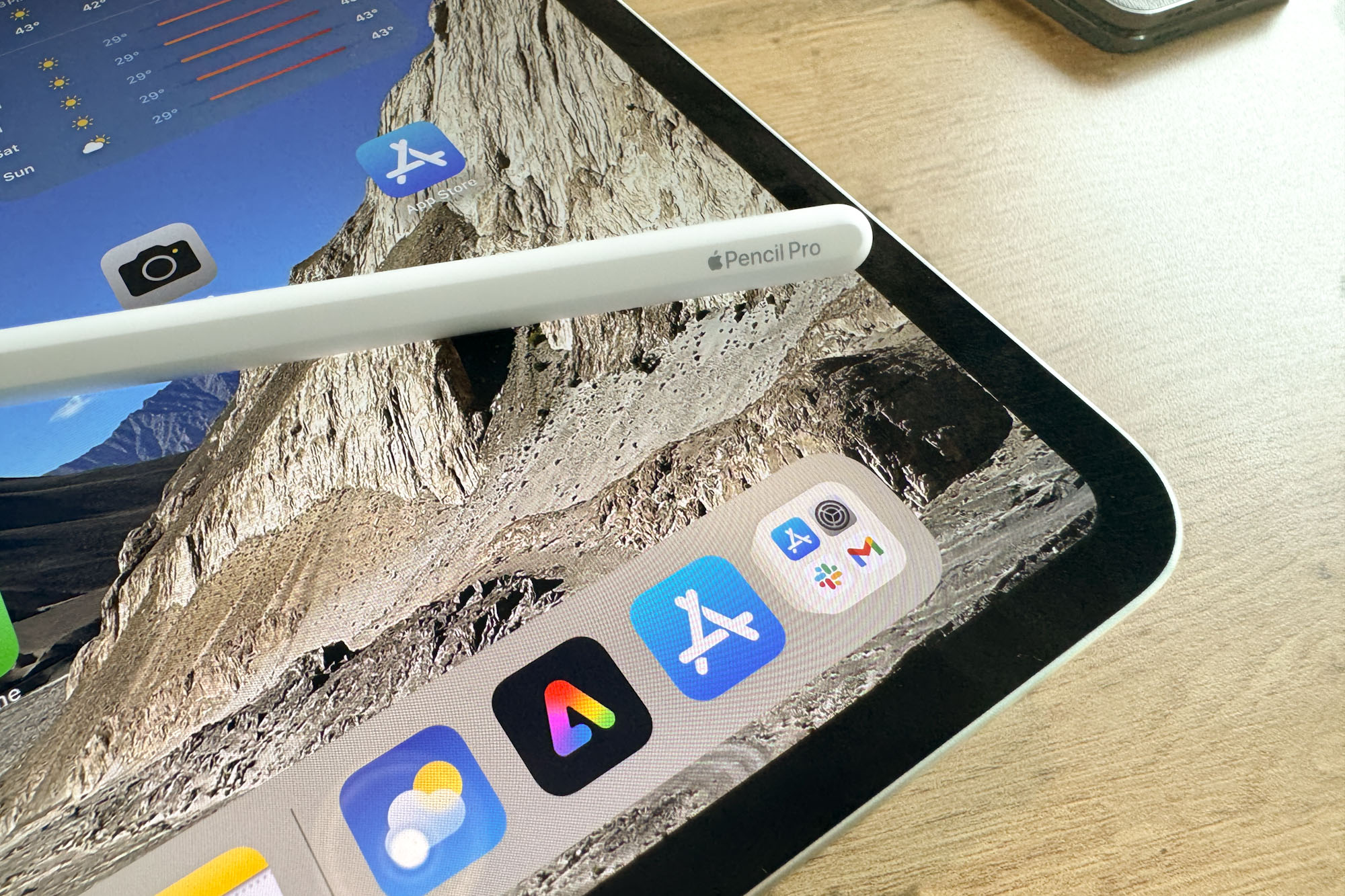 Does the iPad mini (2024) work with the Apple Pencil?