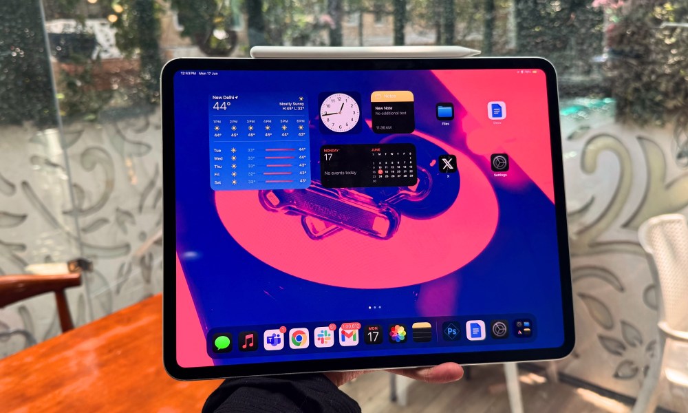 home Screen of an iPad Pro that boots iPadOS 18.