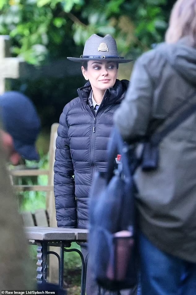 Mila Kunis en el set de Knives Out 3.