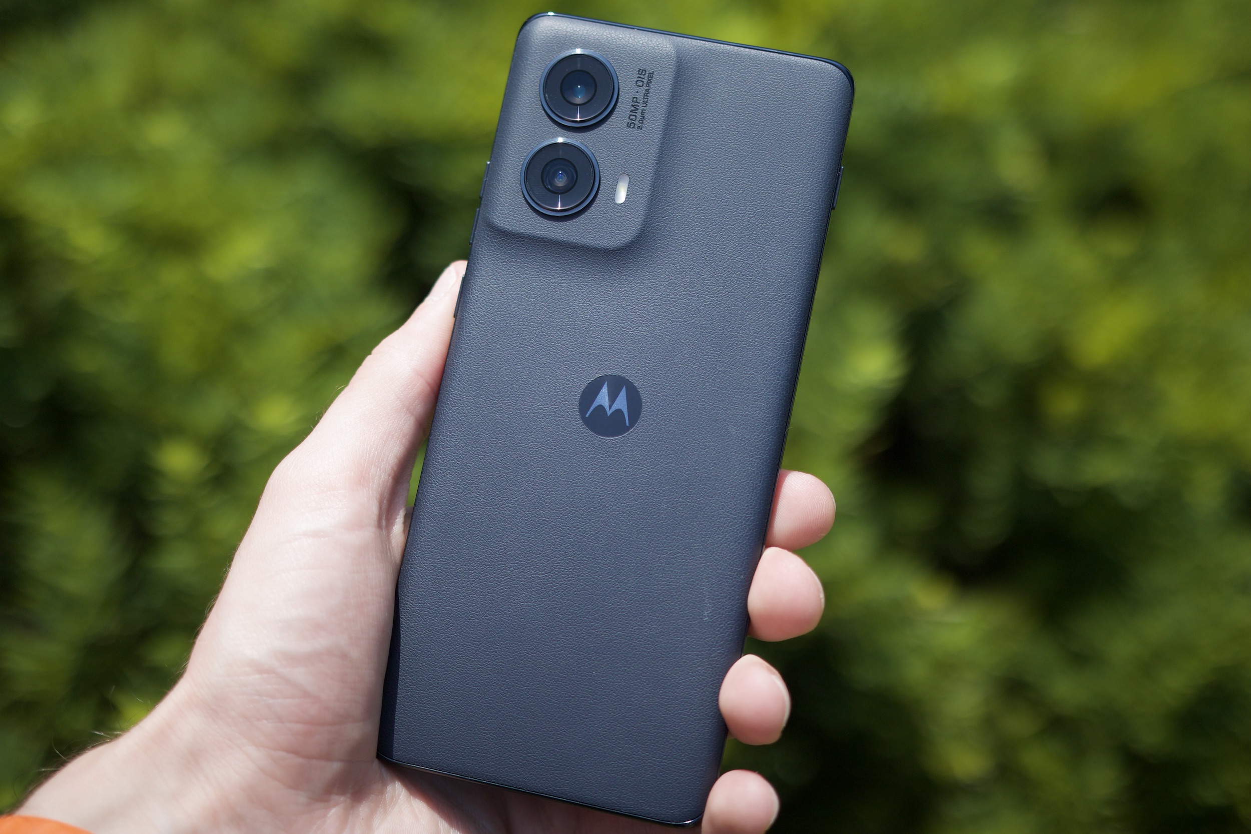 I thought Motorola’s new $550 Android phone would be great. I was wrong