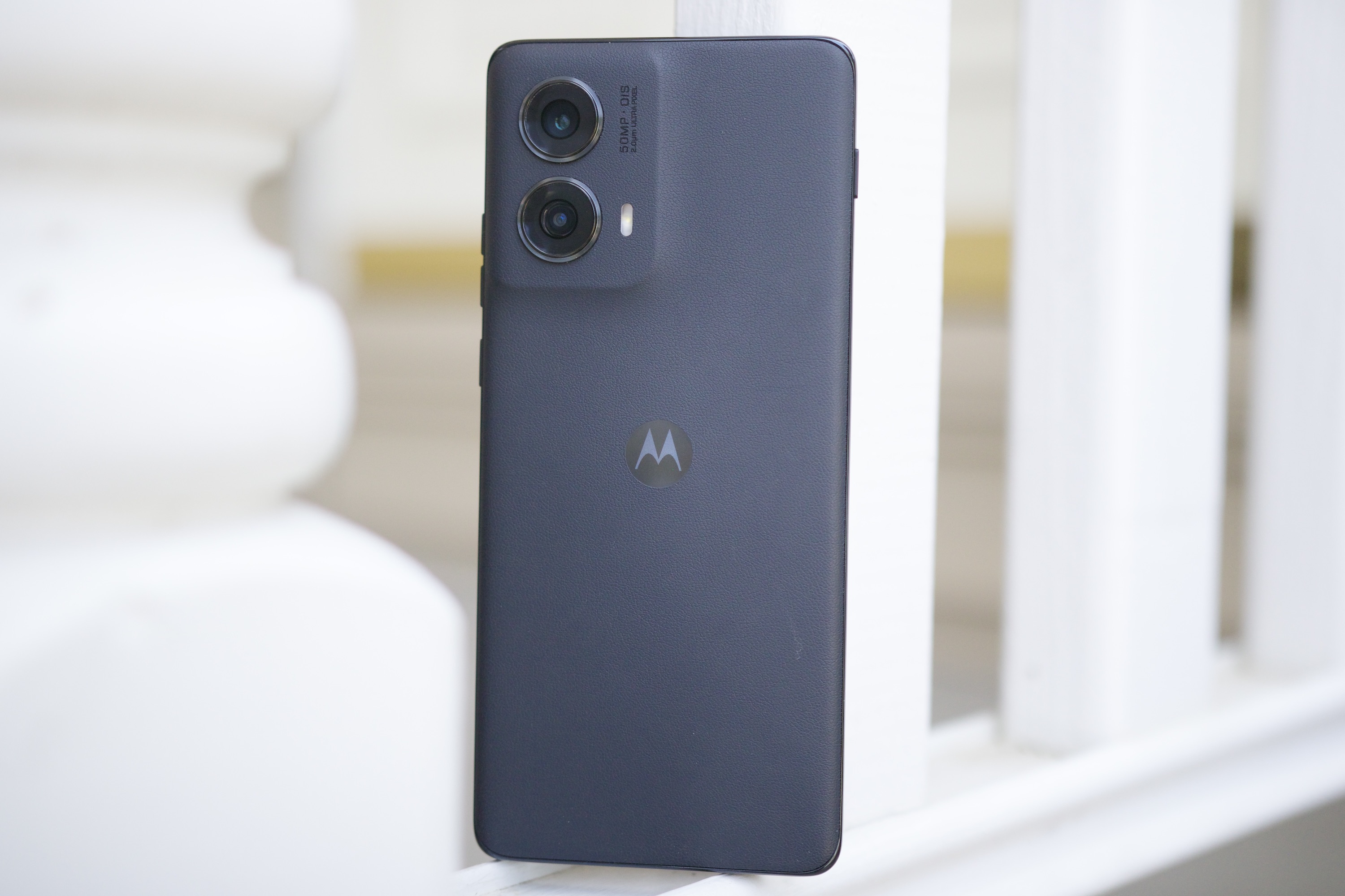 I thought Motorola’s new $550 Android phone would be great. I was wrong