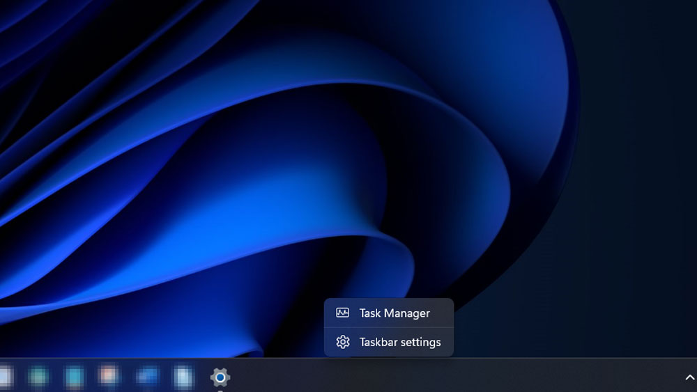 Opening the taskbar settings in Windows 11.