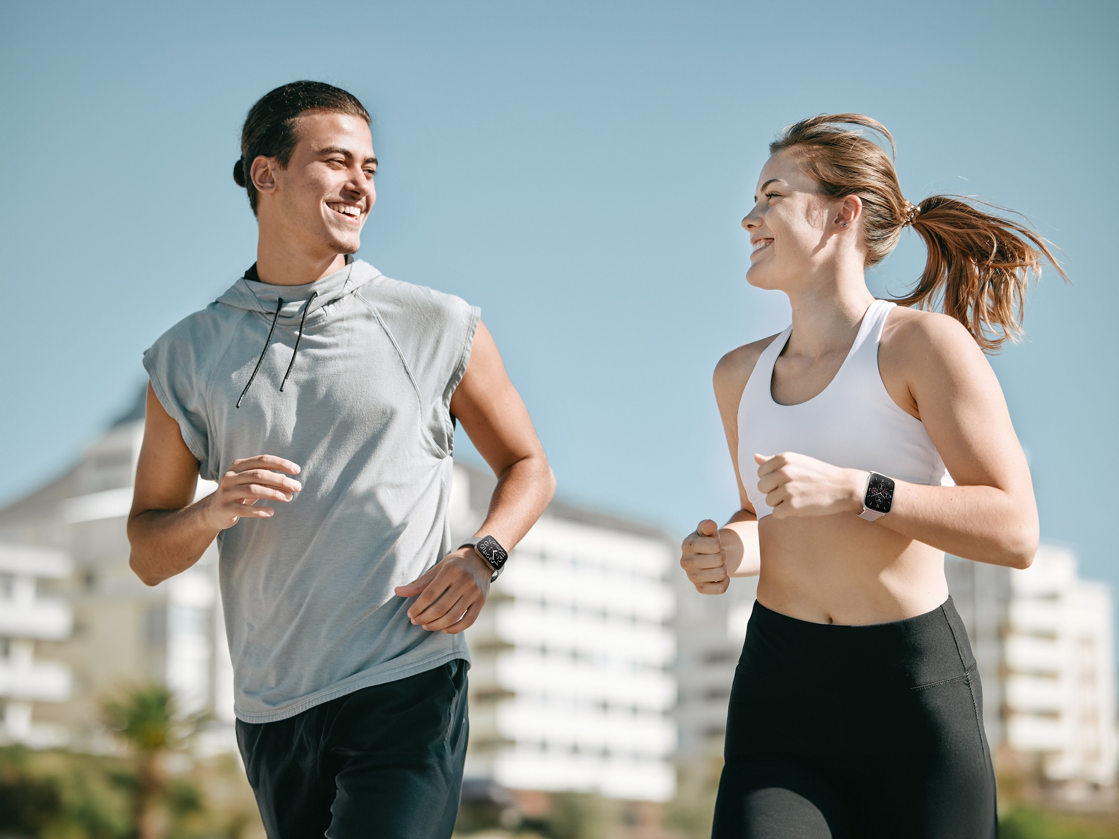 Amazfit Bip 5 Unity usado durante a corrida