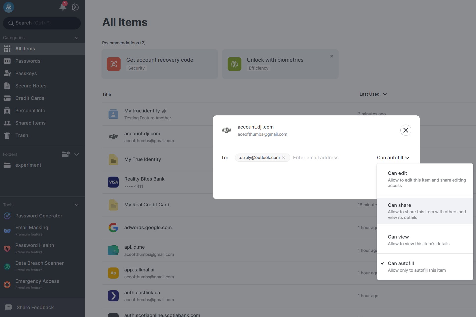 Las opciones para compartir de NordPass incluyen editar, compartir, ver o simplemente completar automáticamente.