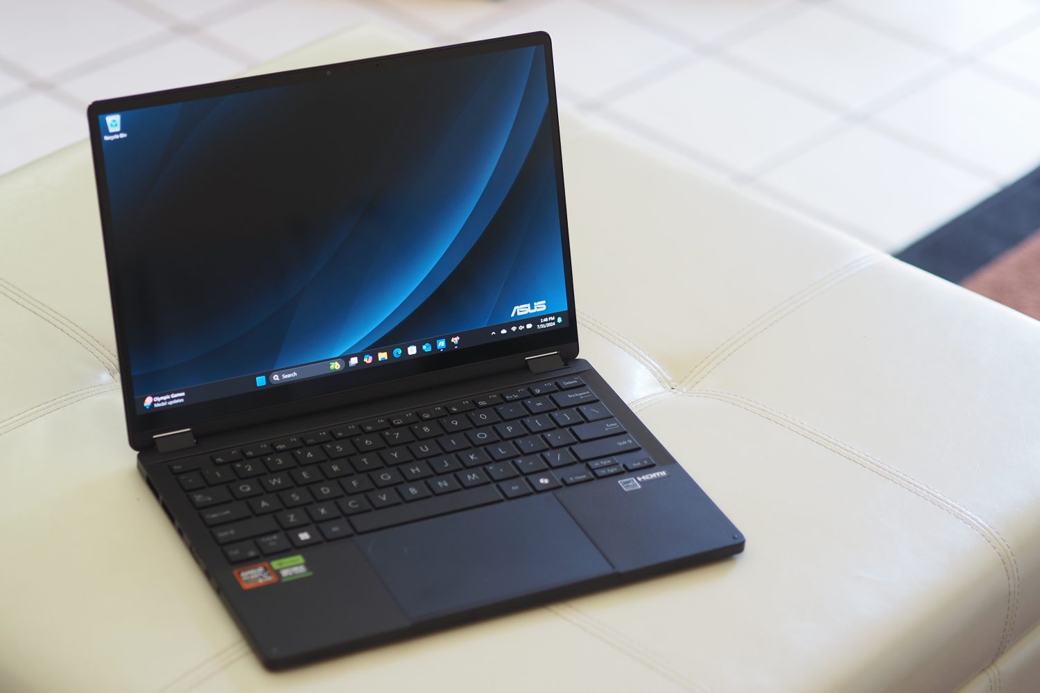 These two laptops reveal the big difference between AMD and Qualcomm